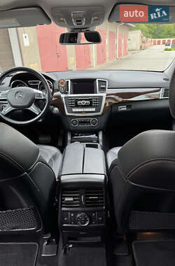 Внедорожник / Кроссовер Mercedes-Benz M-Class 2013 в 