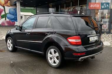 Внедорожник / Кроссовер Mercedes-Benz M-Class 2009 в 