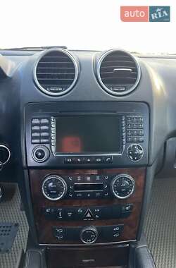 Внедорожник / Кроссовер Mercedes-Benz M-Class 2005 в 