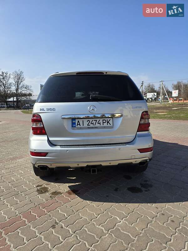 Позашляховик / Кросовер Mercedes-Benz M-Class 2010 в Обухові