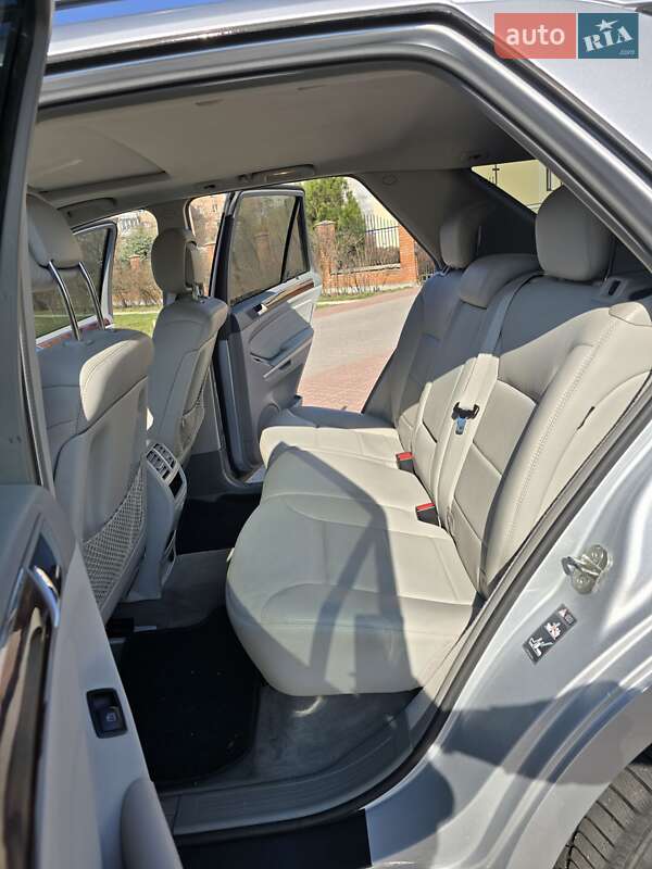 Позашляховик / Кросовер Mercedes-Benz M-Class 2010 в Обухові