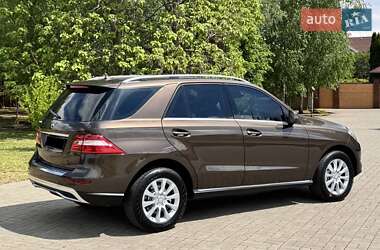 Позашляховик / Кросовер Mercedes-Benz M-Class 2015 в 