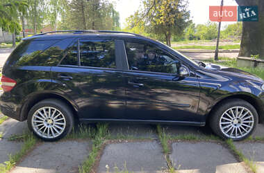 Позашляховик / Кросовер Mercedes-Benz M-Class 2006 в 