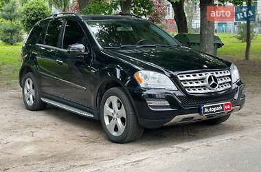 Внедорожник / Кроссовер Mercedes-Benz M-Class 2011 в 