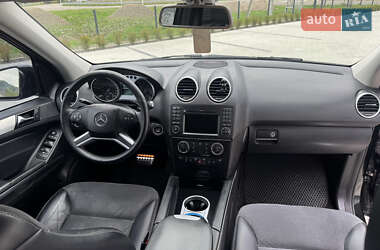 Внедорожник / Кроссовер Mercedes-Benz M-Class 2010 в 