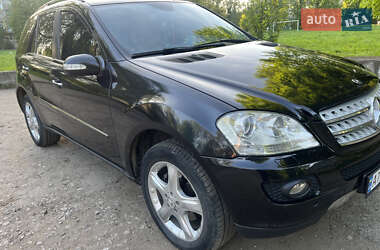 Позашляховик / Кросовер Mercedes-Benz M-Class 2006 в 