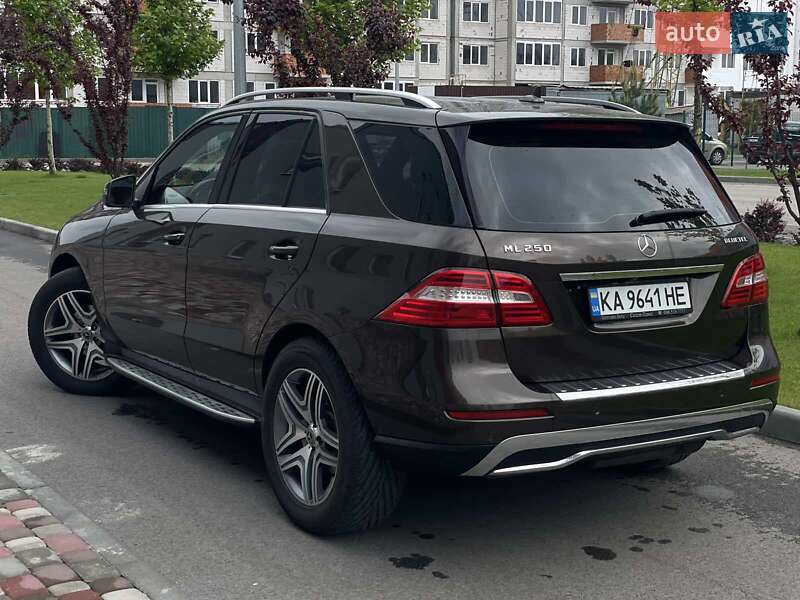 Внедорожник / Кроссовер Mercedes-Benz M-Class 2012 в Днепре