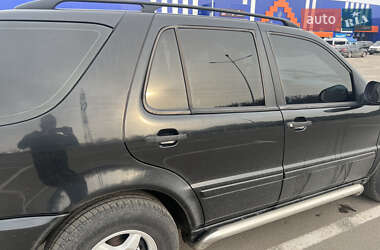Позашляховик / Кросовер Mercedes-Benz M-Class 2001 в 
