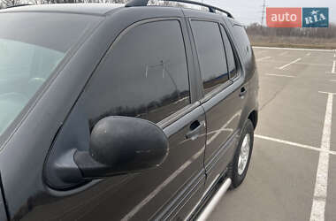 Позашляховик / Кросовер Mercedes-Benz M-Class 2001 в 