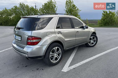 Позашляховик / Кросовер Mercedes-Benz M-Class 2005 в 