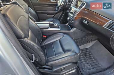 Позашляховик / Кросовер Mercedes-Benz M-Class 2011 в 