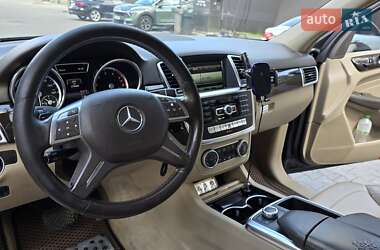 Позашляховик / Кросовер Mercedes-Benz M-Class 2014 в 