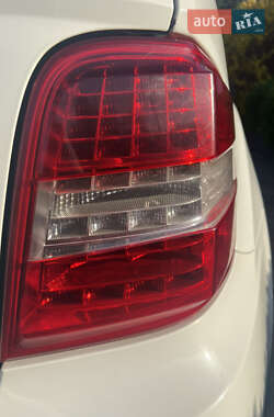Внедорожник / Кроссовер Mercedes-Benz M-Class 2010 в 