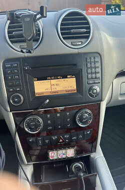 Внедорожник / Кроссовер Mercedes-Benz M-Class 2010 в 