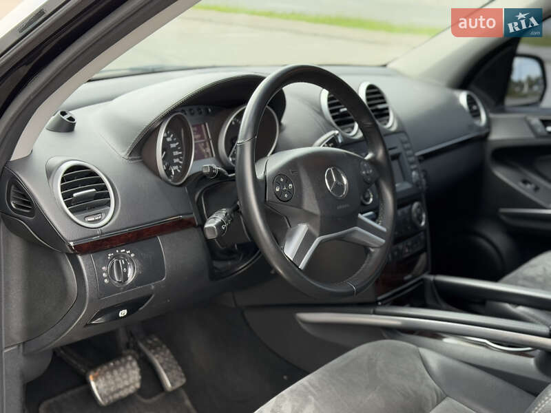 Внедорожник / Кроссовер Mercedes-Benz M-Class 2010 в Днепре