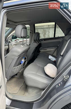 Позашляховик / Кросовер Mercedes-Benz M-Class 2011 в 