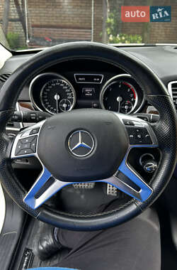 Внедорожник / Кроссовер Mercedes-Benz M-Class 2015 в 
