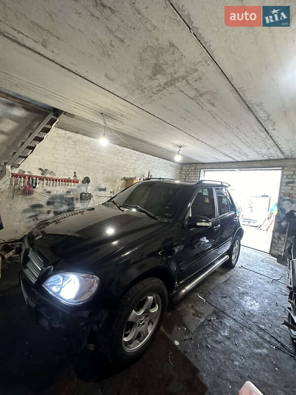Mercedes-Benz M-Class 2003