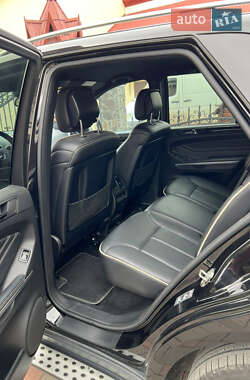 Внедорожник / Кроссовер Mercedes-Benz M-Class 2011 в 