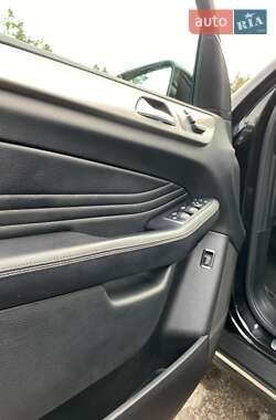 Внедорожник / Кроссовер Mercedes-Benz M-Class 2012 в 