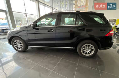 Внедорожник / Кроссовер Mercedes-Benz M-Class 2013 в 