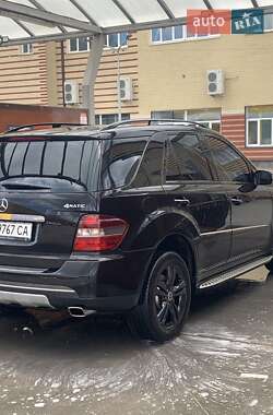 Внедорожник / Кроссовер Mercedes-Benz M-Class 2005 в 