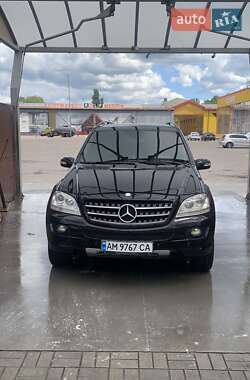 Внедорожник / Кроссовер Mercedes-Benz M-Class 2005 в 