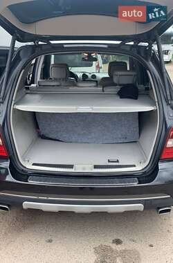 Внедорожник / Кроссовер Mercedes-Benz M-Class 2005 в 