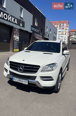 Позашляховик / Кросовер Mercedes-Benz M-Class 2011 в 