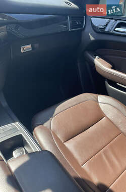 Позашляховик / Кросовер Mercedes-Benz M-Class 2011 в 