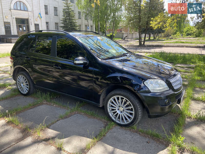 Внедорожник / Кроссовер Mercedes-Benz M-Class 2006 в 