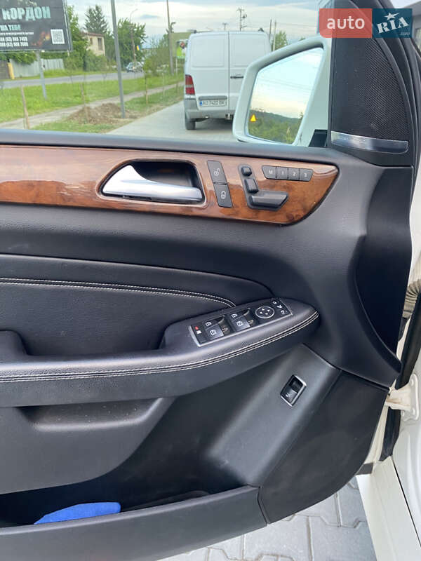 Внедорожник / Кроссовер Mercedes-Benz M-Class 2014 в Ужгороде