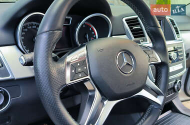 Позашляховик / Кросовер Mercedes-Benz M-Class 2013 в 