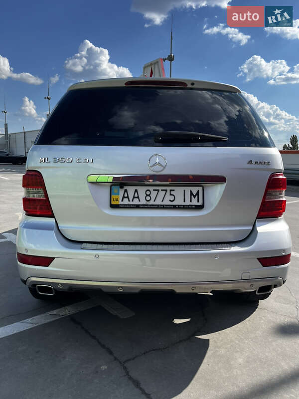 Позашляховик / Кросовер Mercedes-Benz M-Class 2010 в Києві