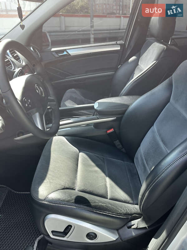 Позашляховик / Кросовер Mercedes-Benz M-Class 2010 в Києві