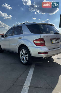 Внедорожник / Кроссовер Mercedes-Benz M-Class 2010 в 