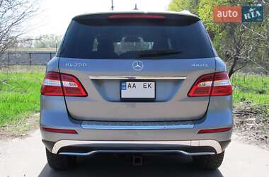 Внедорожник / Кроссовер Mercedes-Benz M-Class 2014 в 