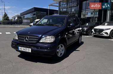 Внедорожник / Кроссовер Mercedes-Benz M-Class 2000 в 