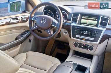Внедорожник / Кроссовер Mercedes-Benz M-Class 2013 в 