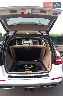 Внедорожник / Кроссовер Mercedes-Benz M-Class 2013 в 