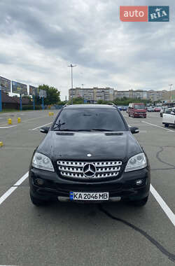 Внедорожник / Кроссовер Mercedes-Benz M-Class 2006 в 