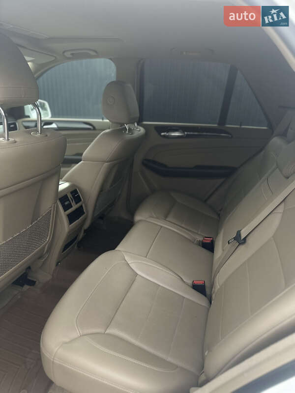 Внедорожник / Кроссовер Mercedes-Benz M-Class 2015 в Львове