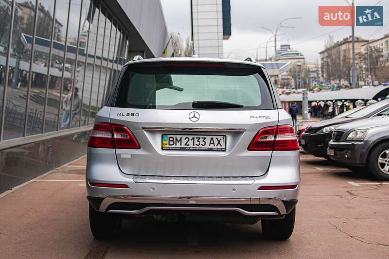Внедорожник / Кроссовер Mercedes-Benz M-Class 2012 в Киеве
