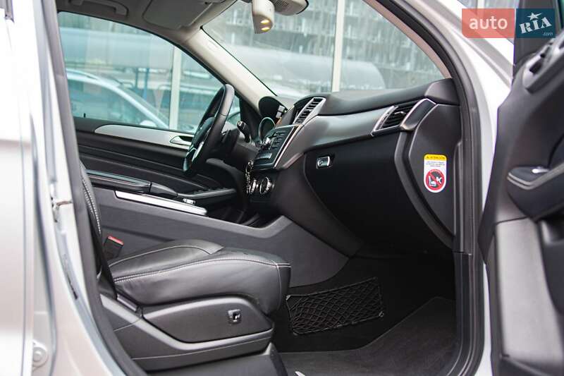 Внедорожник / Кроссовер Mercedes-Benz M-Class 2012 в Киеве