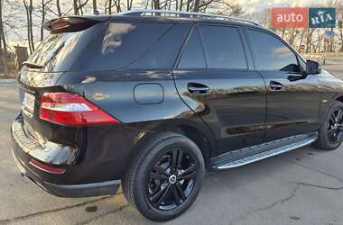 Внедорожник / Кроссовер Mercedes-Benz M-Class 2011 в 