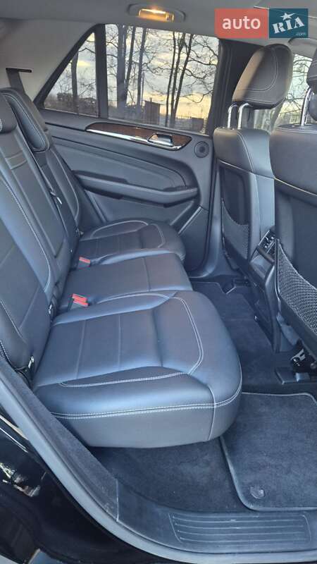 Внедорожник / Кроссовер Mercedes-Benz M-Class 2011 в Полтаве