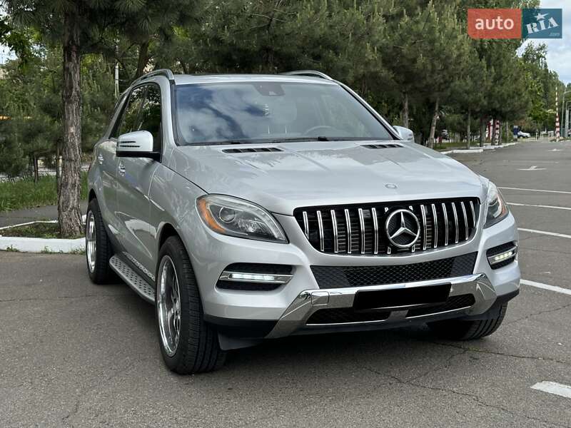 Позашляховик / Кросовер Mercedes-Benz M-Class 2014 в Одесі