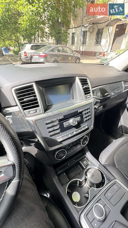 Внедорожник / Кроссовер Mercedes-Benz M-Class 2012 в Одессе