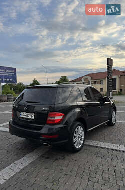 Позашляховик / Кросовер Mercedes-Benz M-Class 2010 в 