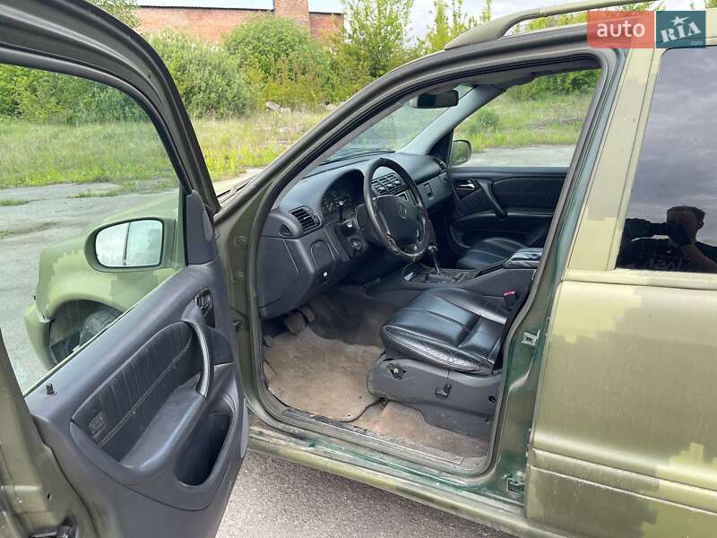 Внедорожник / Кроссовер Mercedes-Benz M-Class 2002 в Ровно